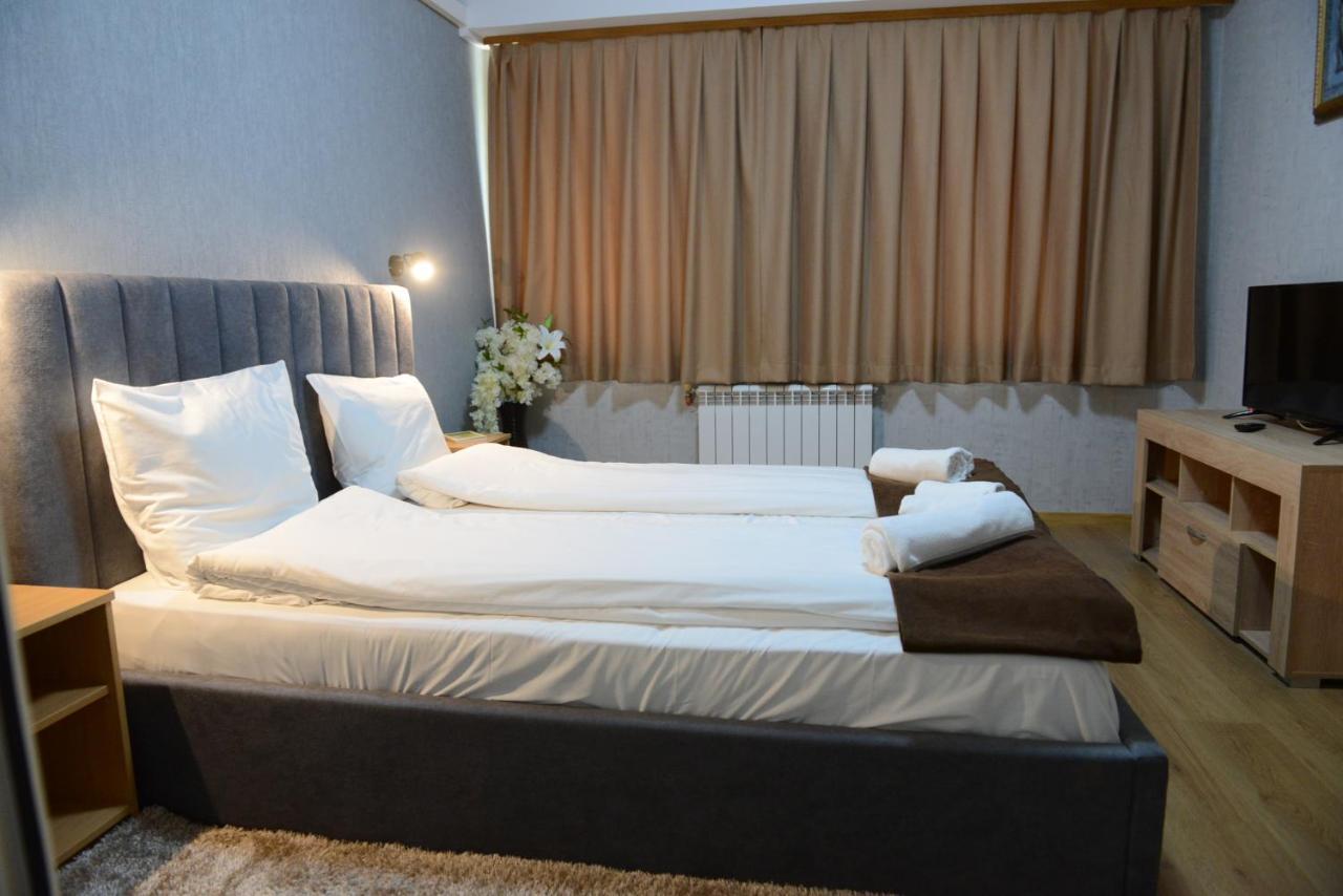 Family Hotel Gotse Deltjev Exteriör bild