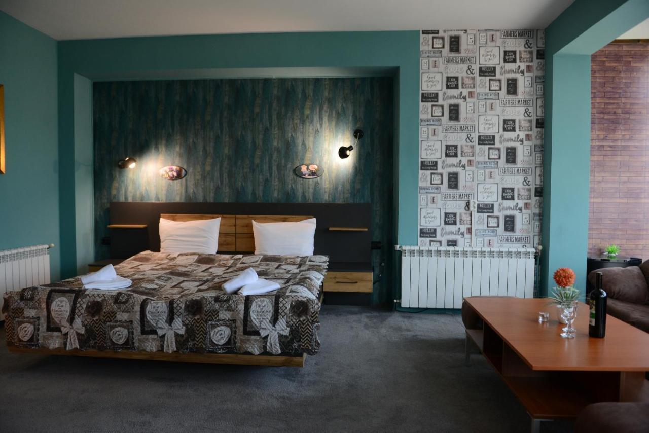 Family Hotel Gotse Deltjev Exteriör bild