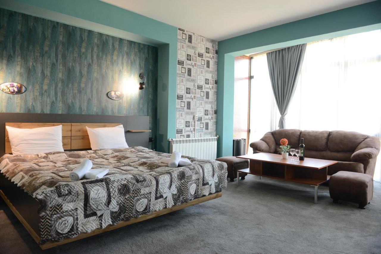 Family Hotel Gotse Deltjev Exteriör bild