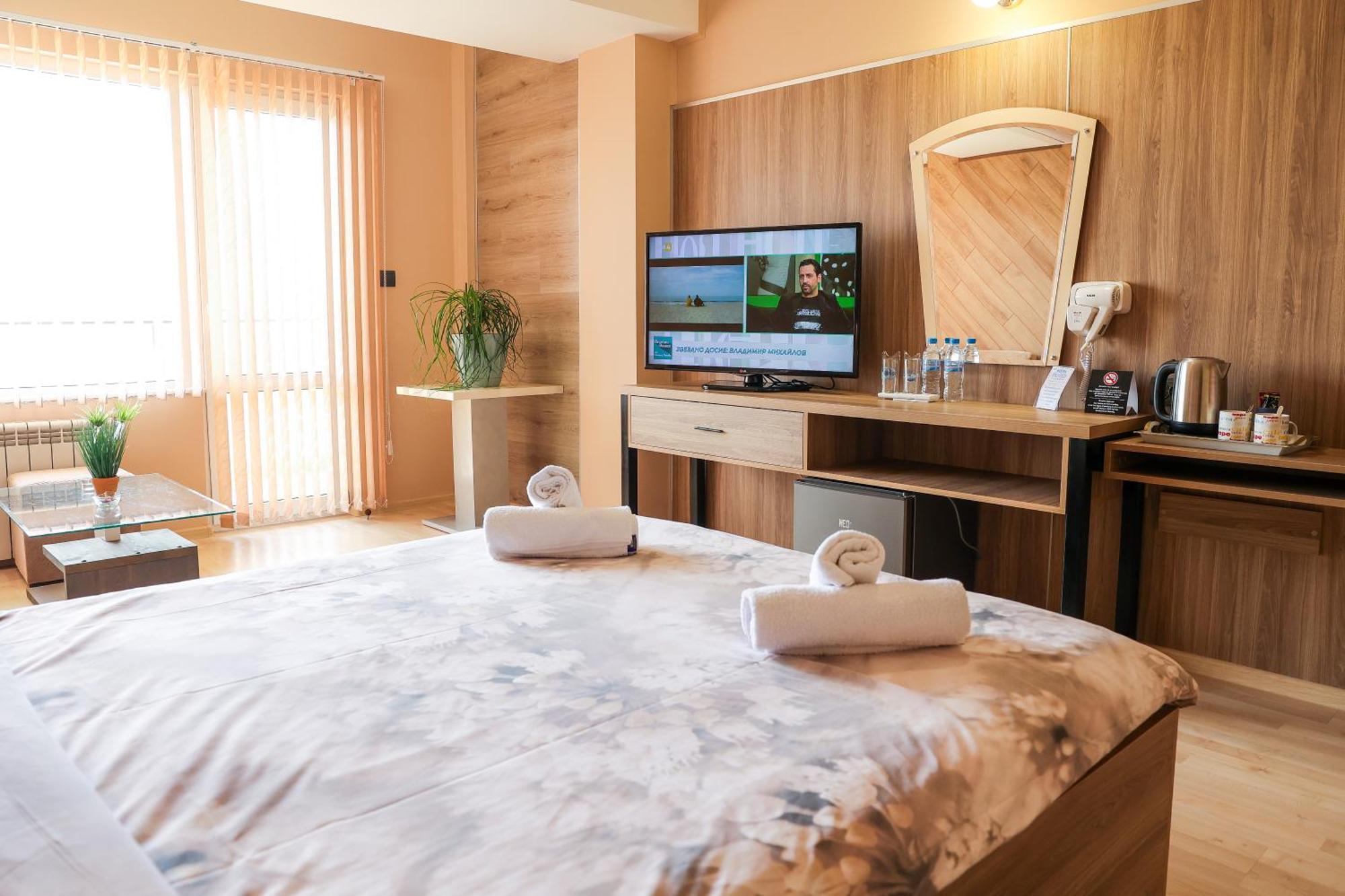 Family Hotel Gotse Deltjev Exteriör bild