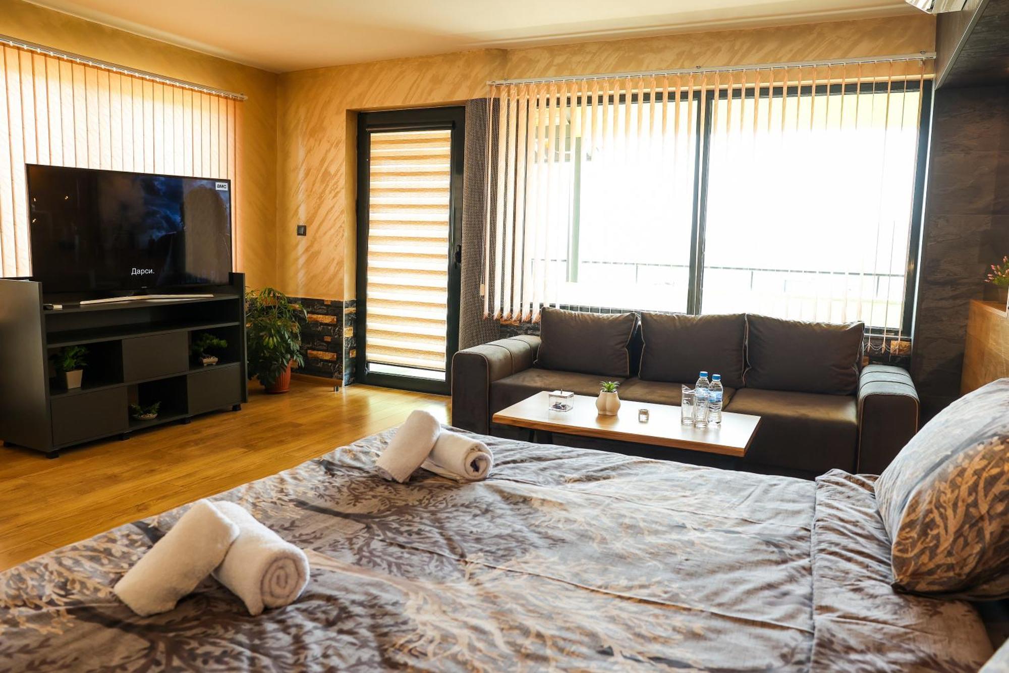 Family Hotel Gotse Deltjev Exteriör bild