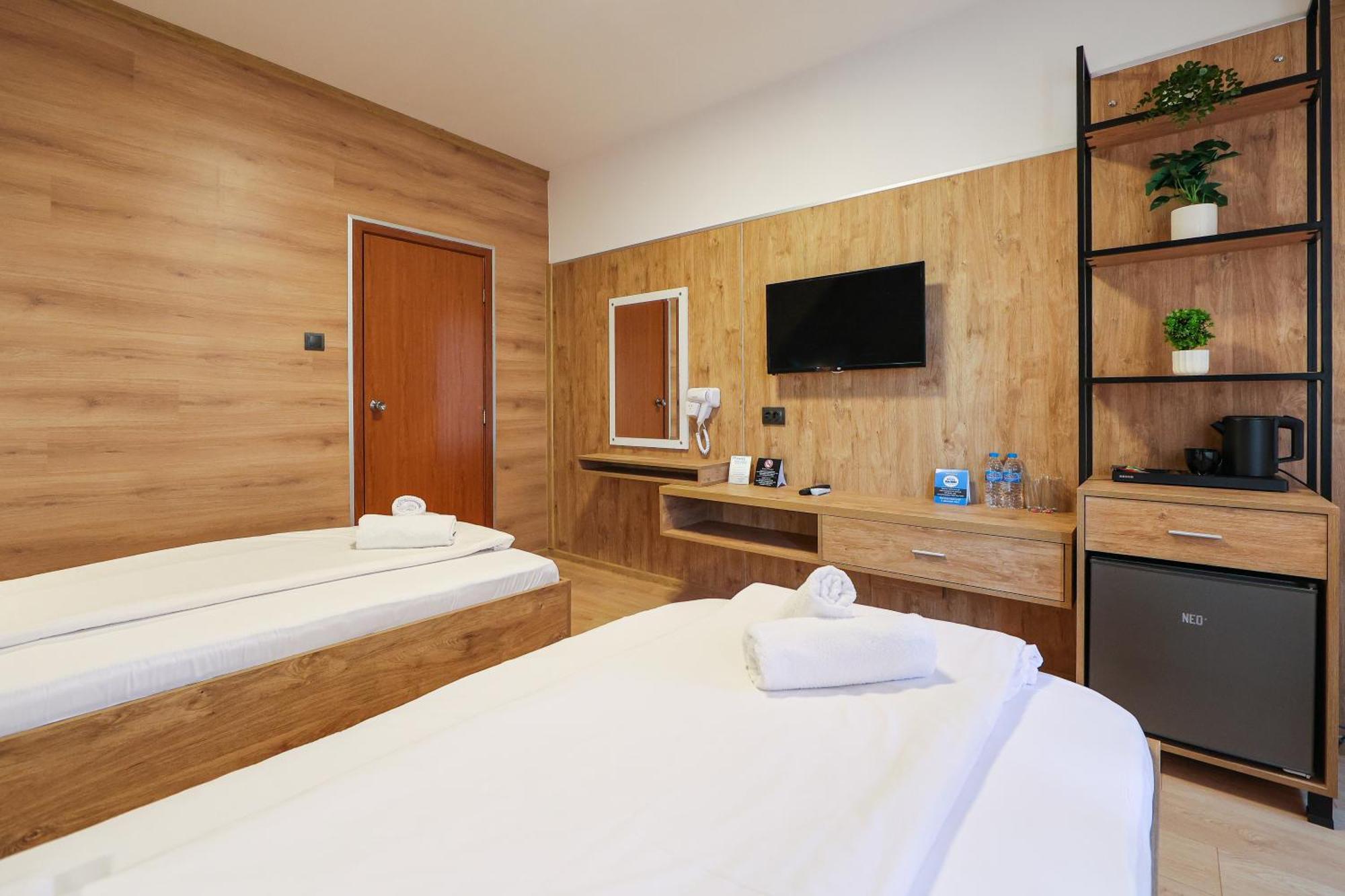 Family Hotel Gotse Deltjev Exteriör bild